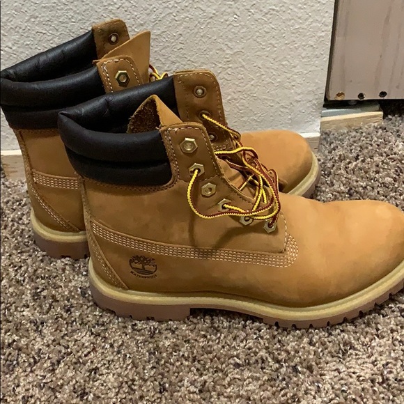 Timberland women’s waterproof boots - Picture 2 of 4